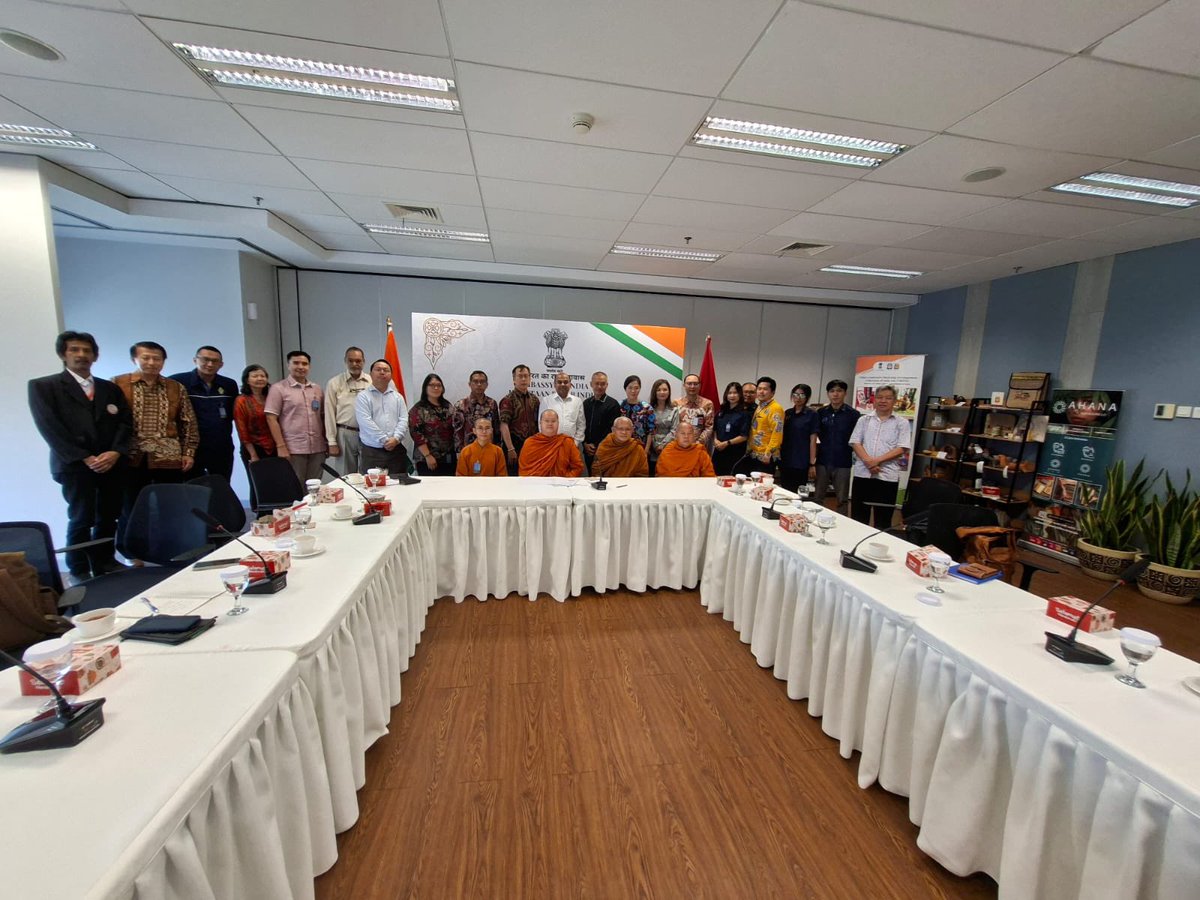 DCM Shri Bijay Selvaraj chaired an online meeting between Nalanda University, India, and Indonesian representatives on 23 July 2025.

The session brought together officials from the Ministry of Religious Affairs of Indonesia, scholars, teachers from Buddhist colleges and schools,