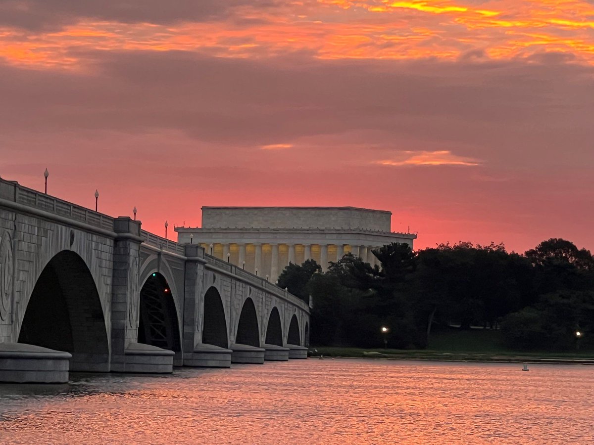 Big-time heat 🔥 is back by Friday, but for now it's an 8 out of 10 Wednesday, just a bit warmer and more humid than yesterday.

⚡Storm chances rise heading into the weekend as well.

All the forecast details at cwg.live

Photo by Jeannie in D.C.