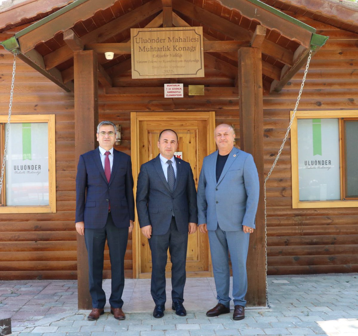 İl Emniyet Müdürümüz Sn. Tolga YILMAZ ,İç Anadolu Muhtarlar Federasyonu Başkanı ve Eskişehir Muhtarlar Derneği Başkanı Uluönder Mahalle Muhtarı Hasan GÜLER’i ziyaret etti.