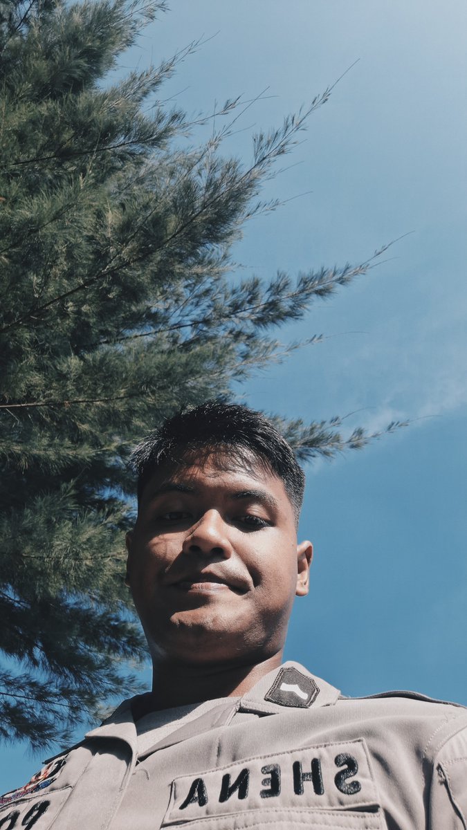 Shenjayyy's tweet photo. mood recently at work : https://t.co/A64ASemxdT
