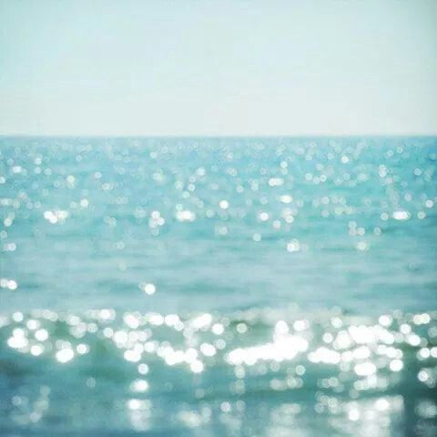 EmanuelaGiovan9's tweet image. Non considerate l'amore come un salvagente. L'amore è il mare.
- Paola Felice