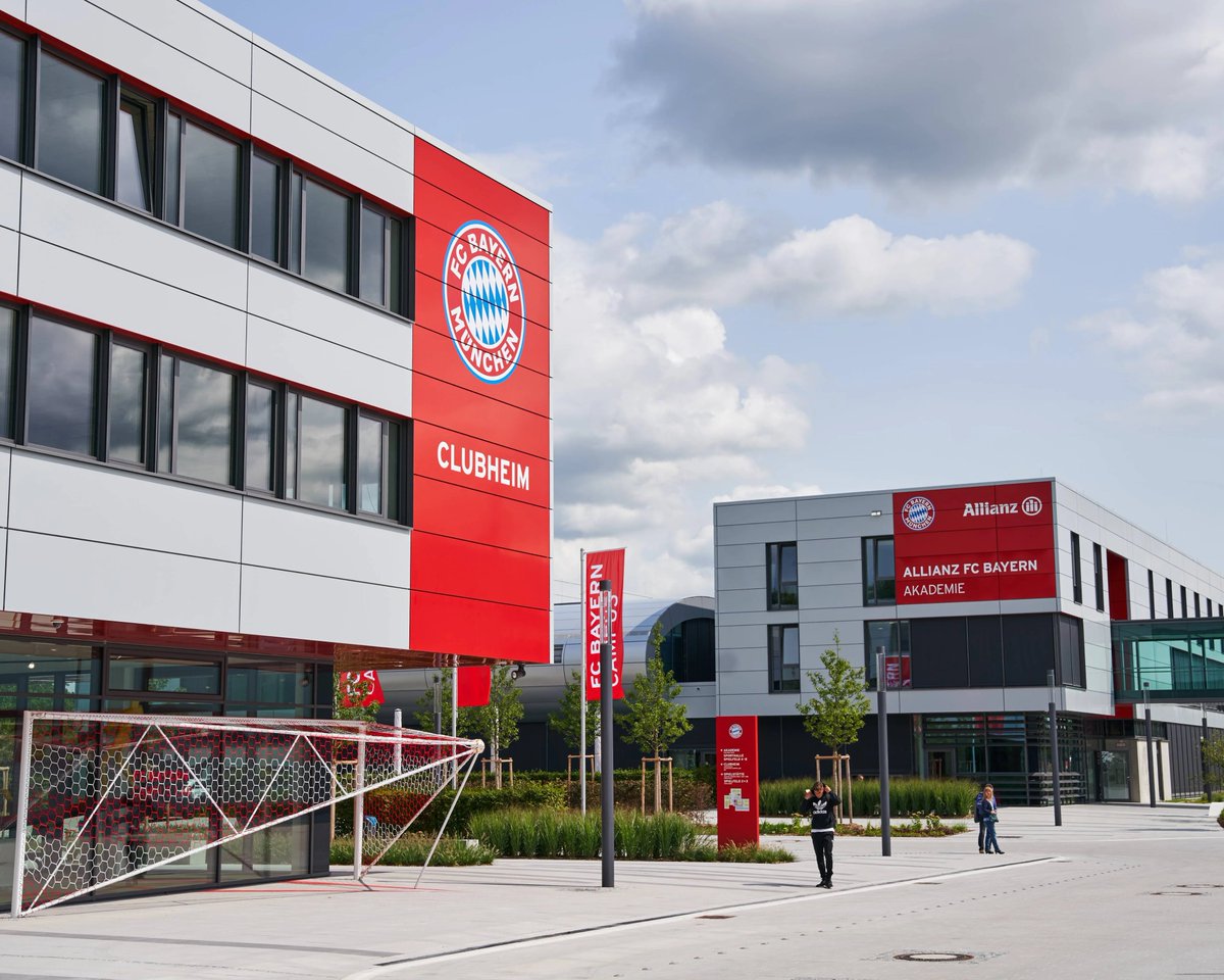 GGFN_'s tweet image. 🇩🇪 A youth scout for Bayern Munich has leaked some of the names the club were interested in on WhatsApp. (TZ München)
📜 The list was leaked on his WhatsApp status and included 15 players from the 2011 age group.
📌 Some of the names included: Lukas Dillschneider (1. FC…