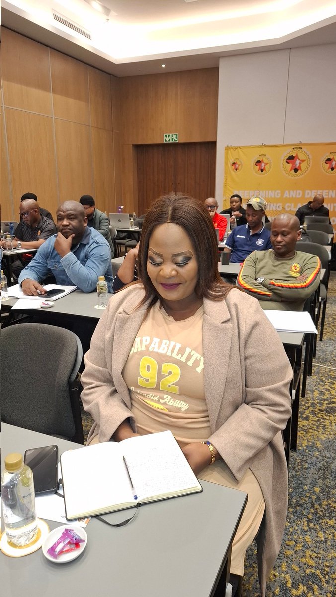 The General Secretary of NUMSA cde Irvin Jim is about to present to the CC at the Unity Bosberaad. GS opened by saying, 
"NUMSA must win the battle against all forms of oppression..."
#WorkersUnite 
#ForTheLoveofTheWorkingClass 
❤️🖤💛