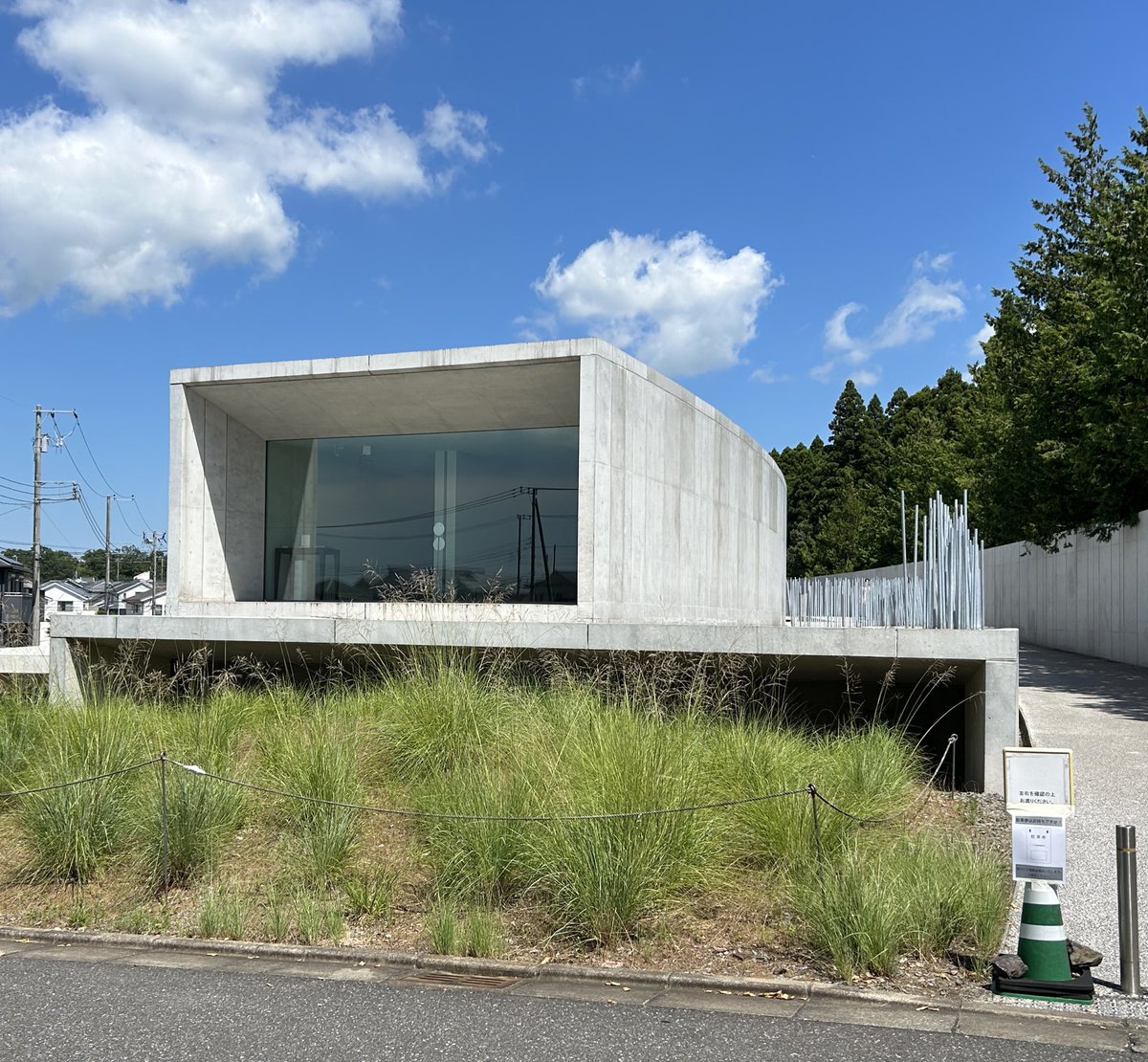 今日は久しぶりに遠出して、千葉市のほうの美術館に行ってきました。
人が少なめでゆっくり見学できました。