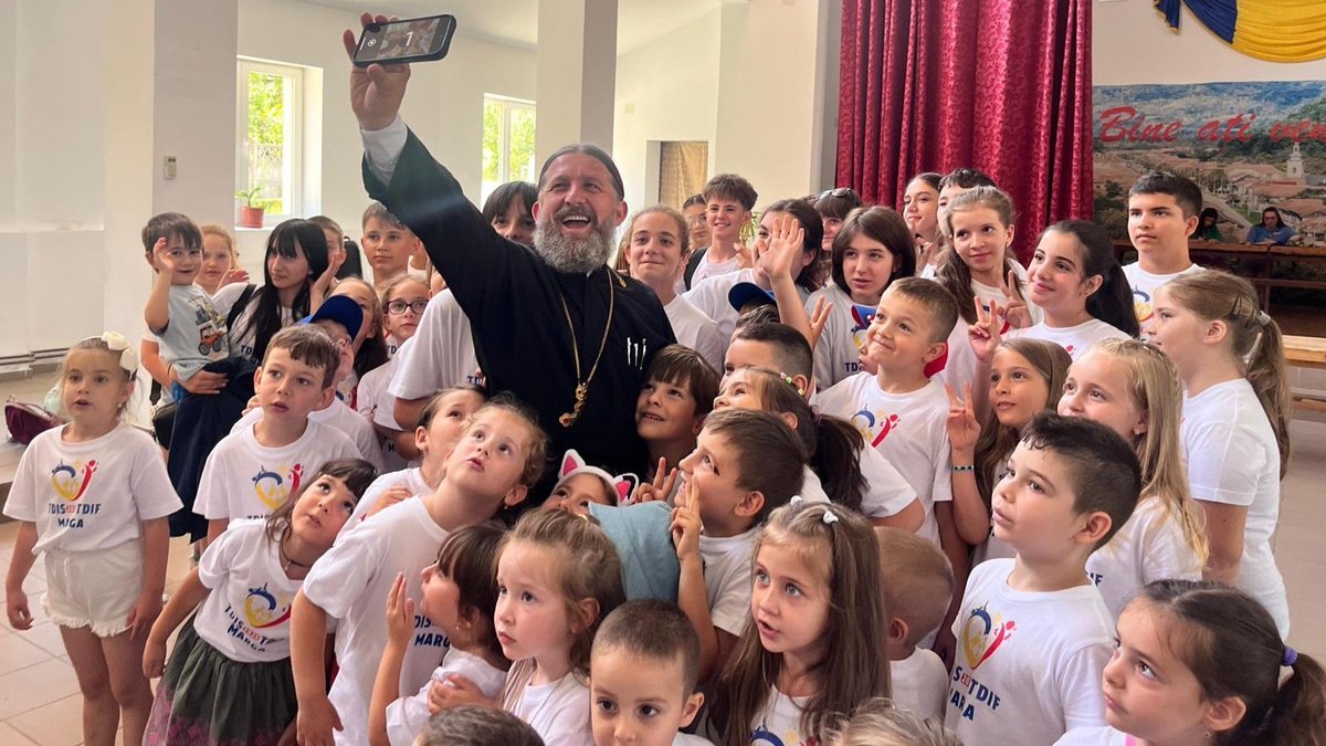 Peste 500 de copii au participat în taberele organizate de Episcopia Caransebeșului

tinyurl.com/4mymvdxa