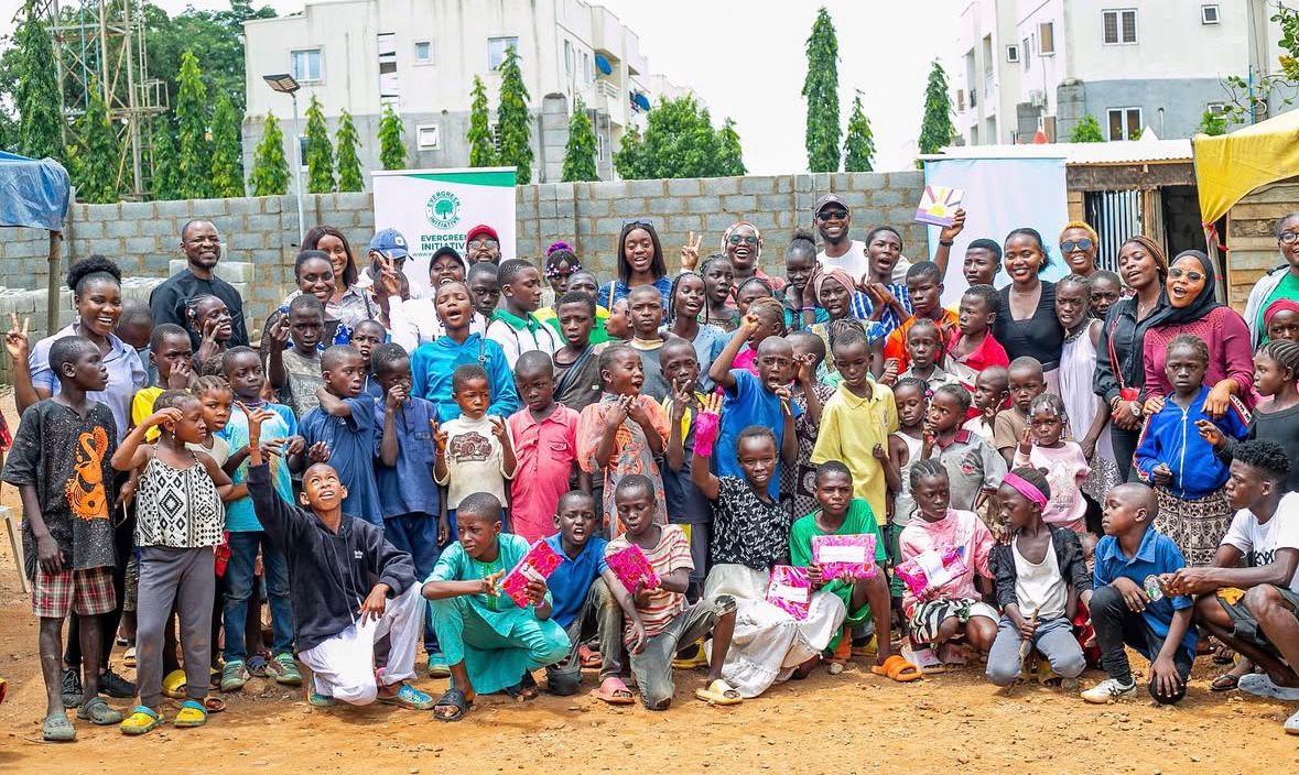 SAS Foundation Partners with Evergreen Initiative to Launch Project Tutored 25 in Ilorin

The Saleeman Adedoyin Saleeman (SAS) Foundation, in collaboration with international NGOs Evergreen Initiative and SheBuildLives, has officially launched Project Tutored 25 in Ilorin, Kwara