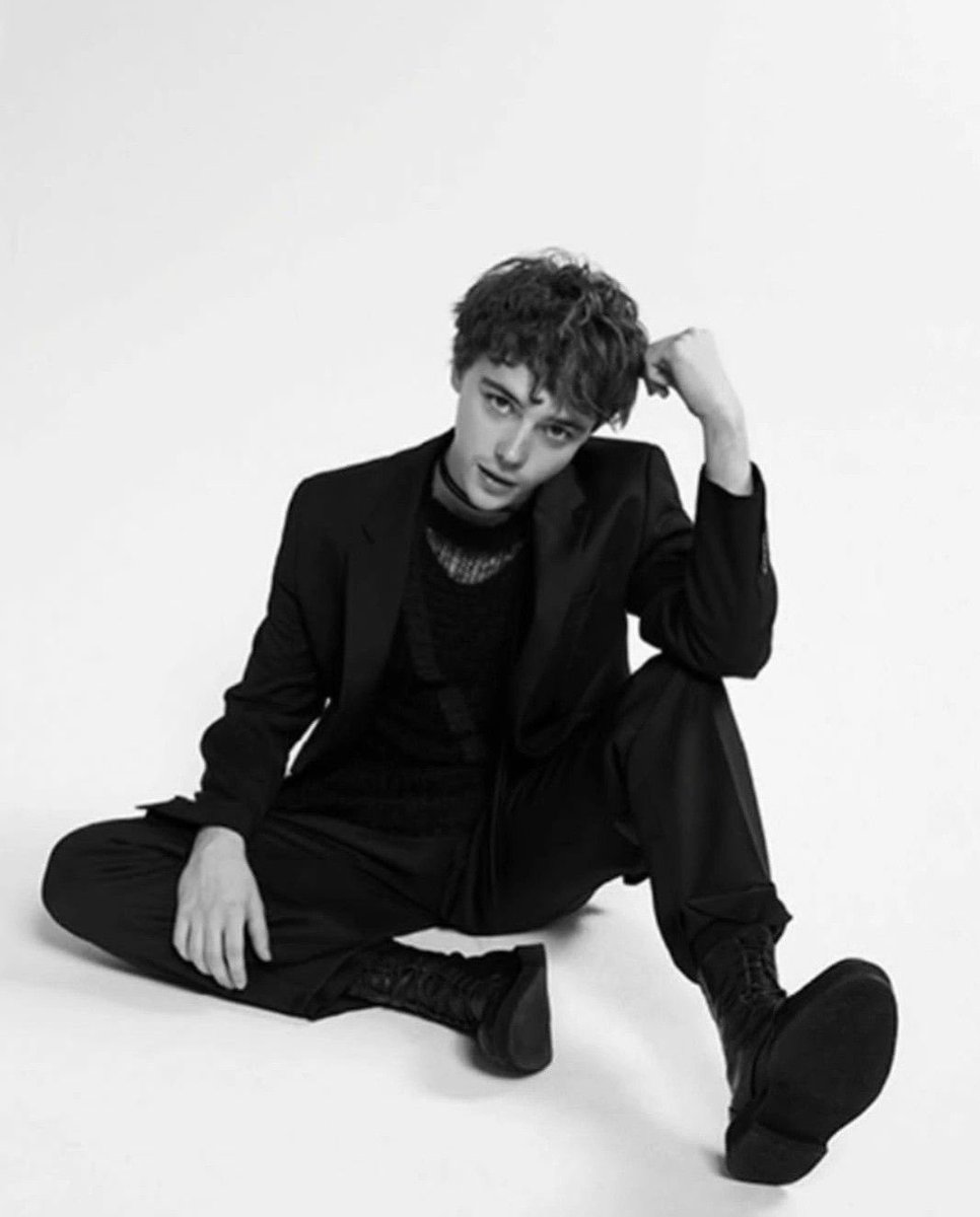 pinmrcus's tweet image. they’re on the floor? IM on the floor.