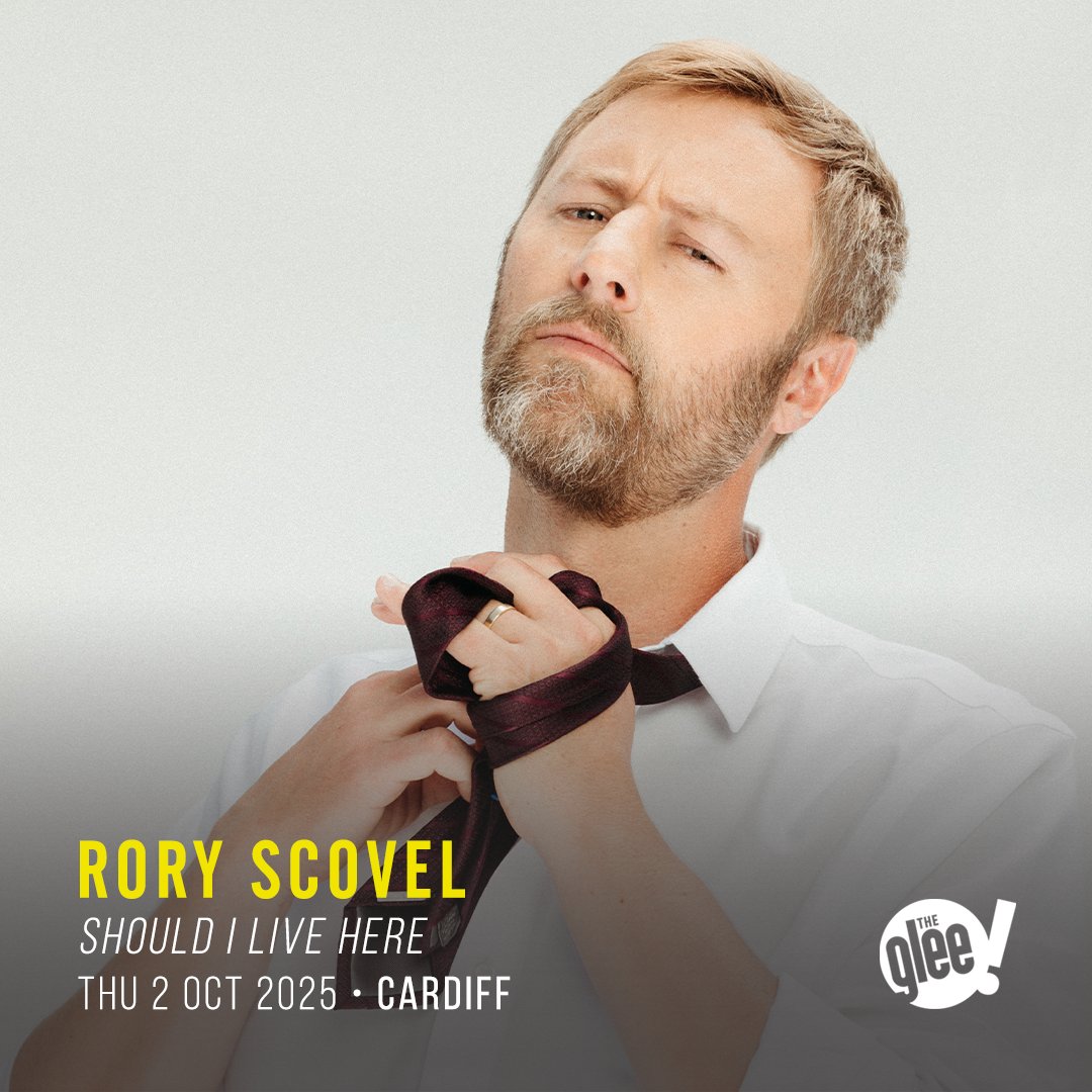 GleeClubCardiff's tweet image. American comedian Rory Scovel heads to Wales for the very first time to perform his sometimes completely improvised style of comedy at The Glee Club Cardiff on Thu 2nd Oct 2025!
As seen on Comedy Central, Conan & Late Night With Jimmy Fallon
BOOK NOW 🎟 bit.ly/RoryScovelCard…