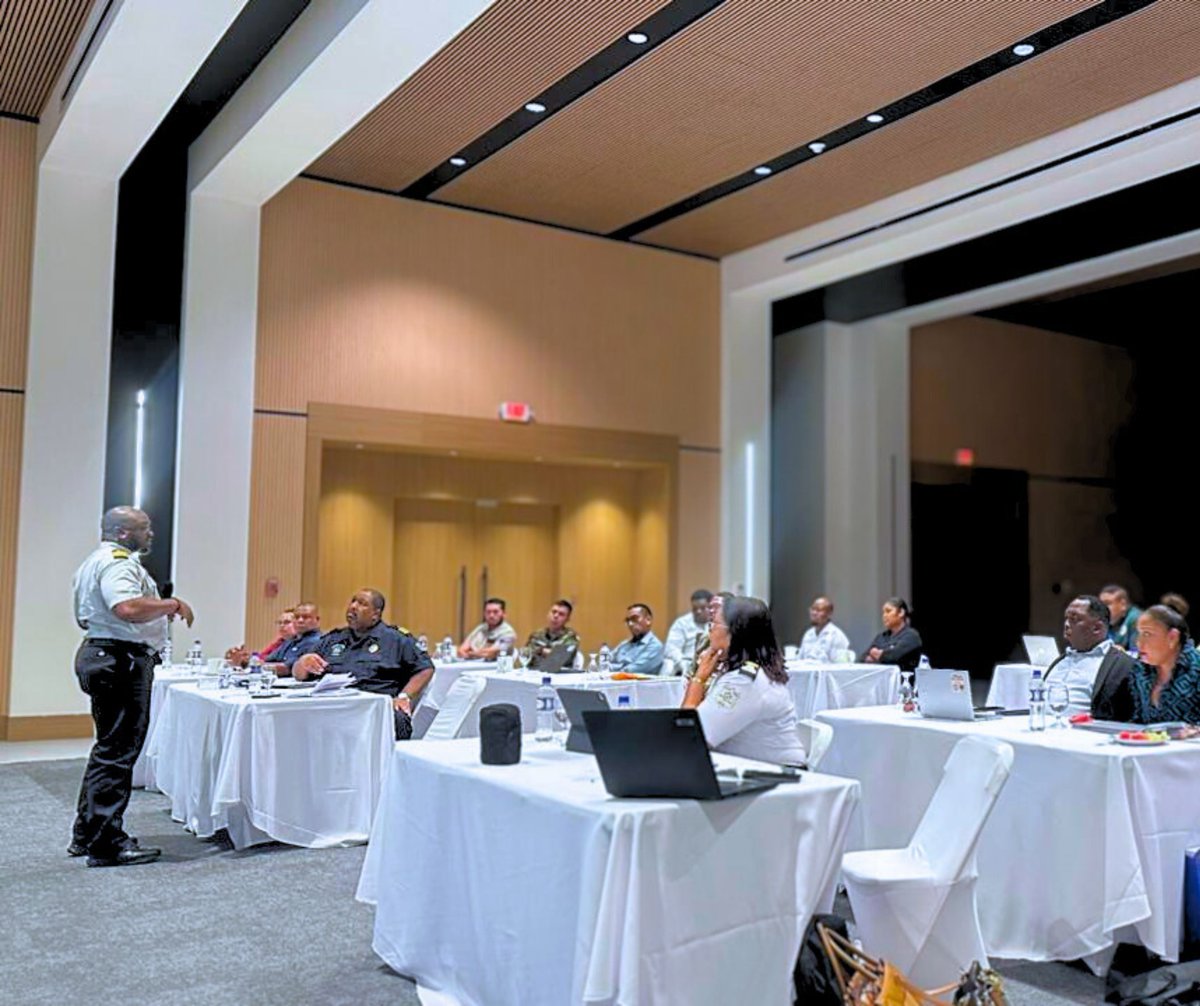 UNODC_Firearms's tweet image. As part of our work against #IllicitFirearms, UNODC is strengthening tracing, data collection & coordinated responses.
In Belize, we hosted a workshop to support the development of Integrated Firearms Centres, bringing together national authorities & key partners like @CImpacs.