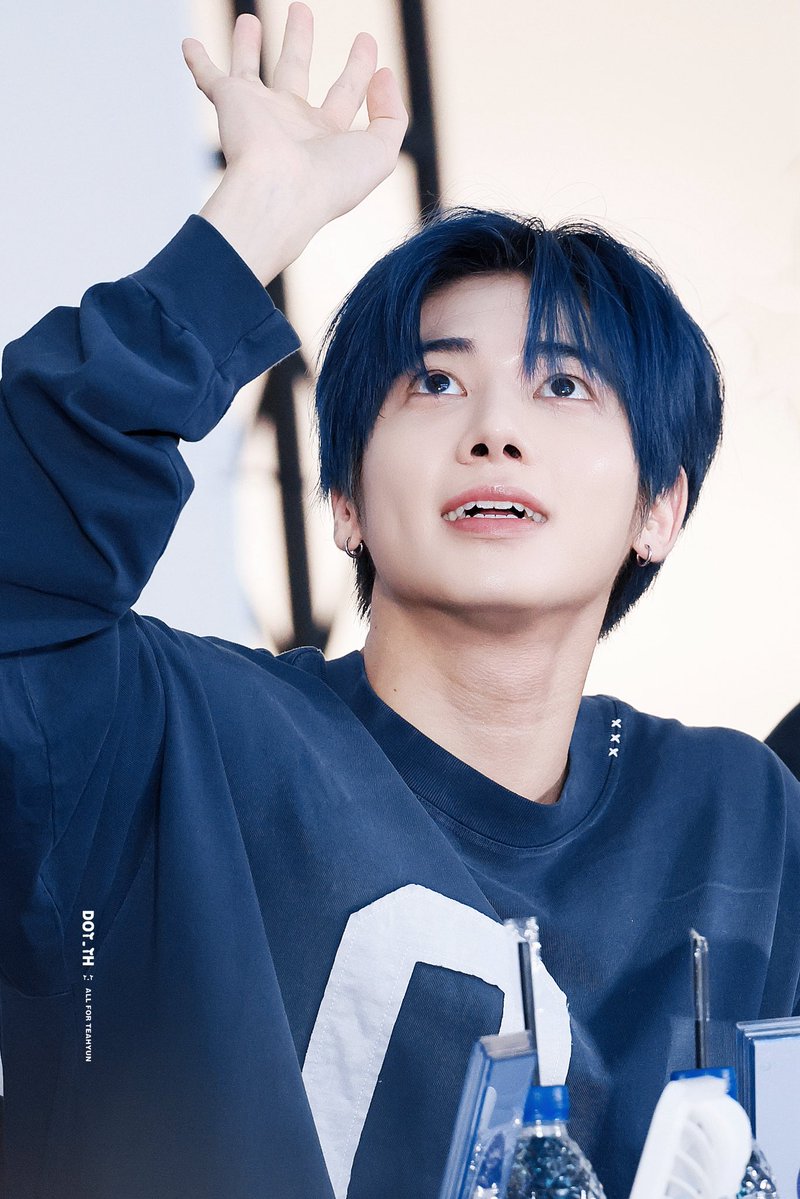 dotdot_th's tweet image. 250723
#TAEHYUN #ํํ #ใใใงใณ
#TXT_TAEHYUN #TXT_ํํ
#TXT #ํฌ๋ฐํฌ #ํฌ๋ชจ๋ก์ฐ๋ฐ์ดํฌ๊ฒ๋
#TOMORROW_X_TOGETHER