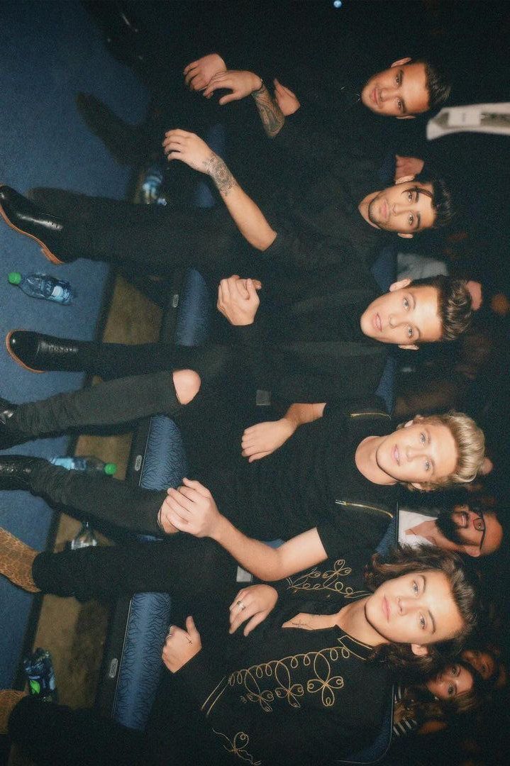 Jungkiscoito's tweet image. My boys, were and always will be my eternal babies. Thank you for always being with me, no matter the moment... GOD, 15 YEARS ALREADY!!

#15YearsOfOneDirection #15Yearsof1D #1Dday #1D
♡♡♡