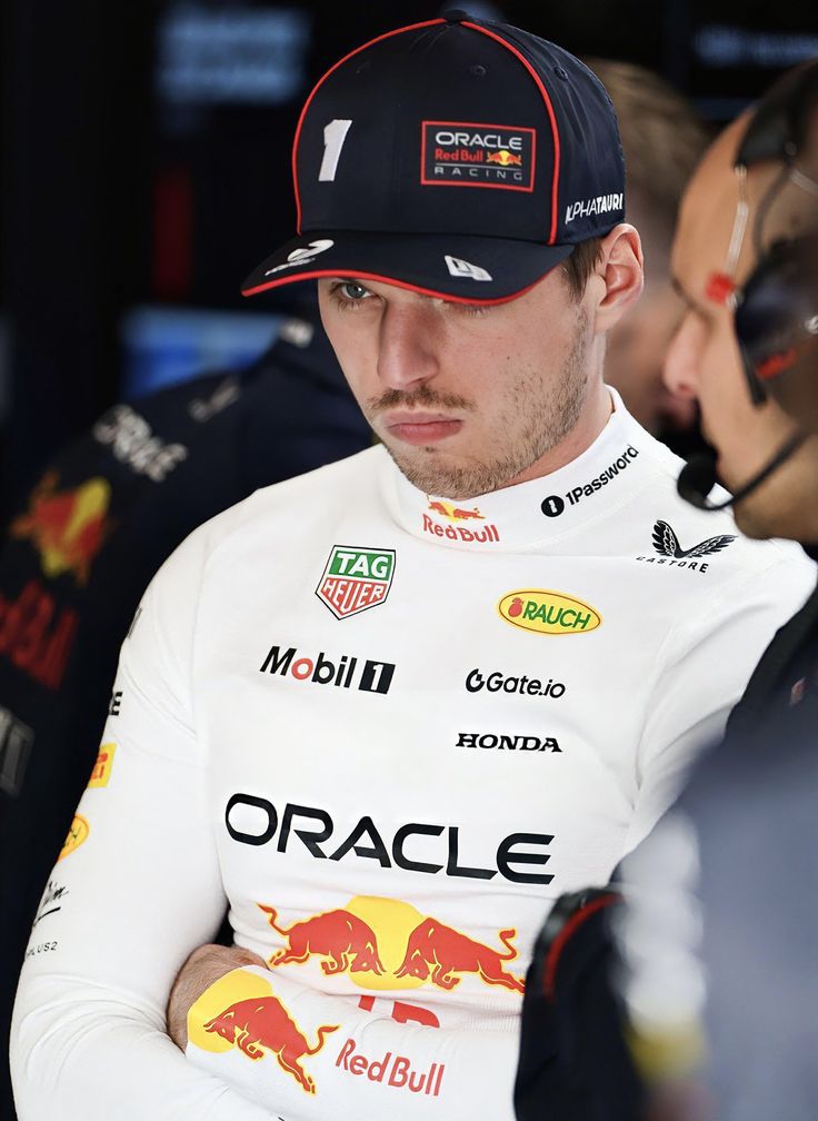 formuLau16's tweet image. Max on Mekies:
"I was back at the factory last week to spend some time in the sim with the Team and Iβm looking forward to working closely with Laurent,"