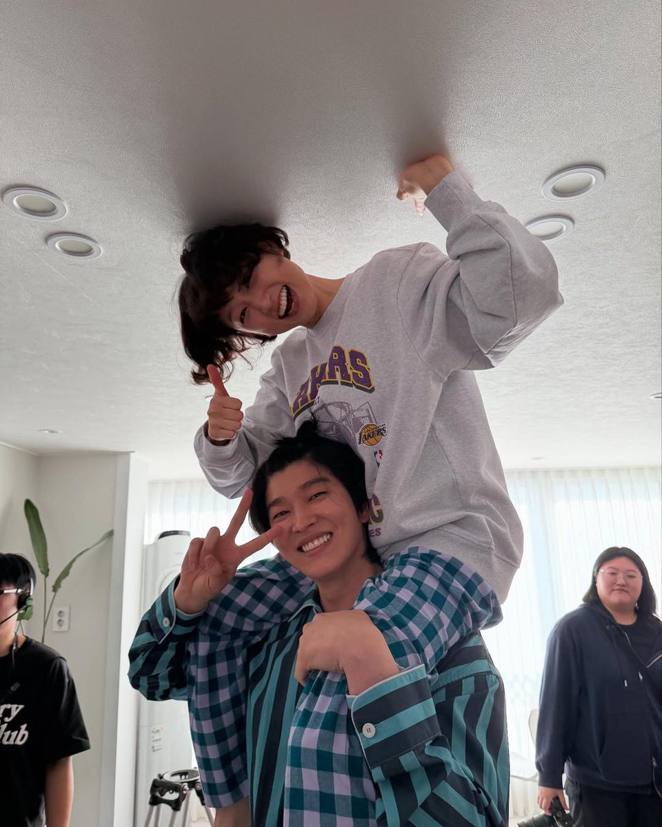 kdramacokr's tweet image. ryu hyeyoung insta update with yoon kyunsang!!!
“to the special (especially a lot) appearance kim jiseok-ssi, thank you very much for being munjeong’s husband🥰💖”
#LawAndTheCity