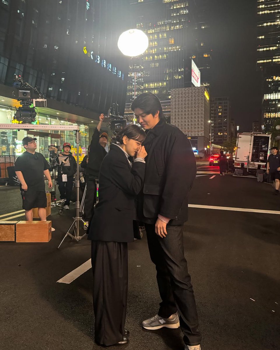 kdramacokr's tweet image. ryu hyeyoung insta update with yoon kyunsang!!!
“to the special (especially a lot) appearance kim jiseok-ssi, thank you very much for being munjeong’s husband🥰💖”
#LawAndTheCity