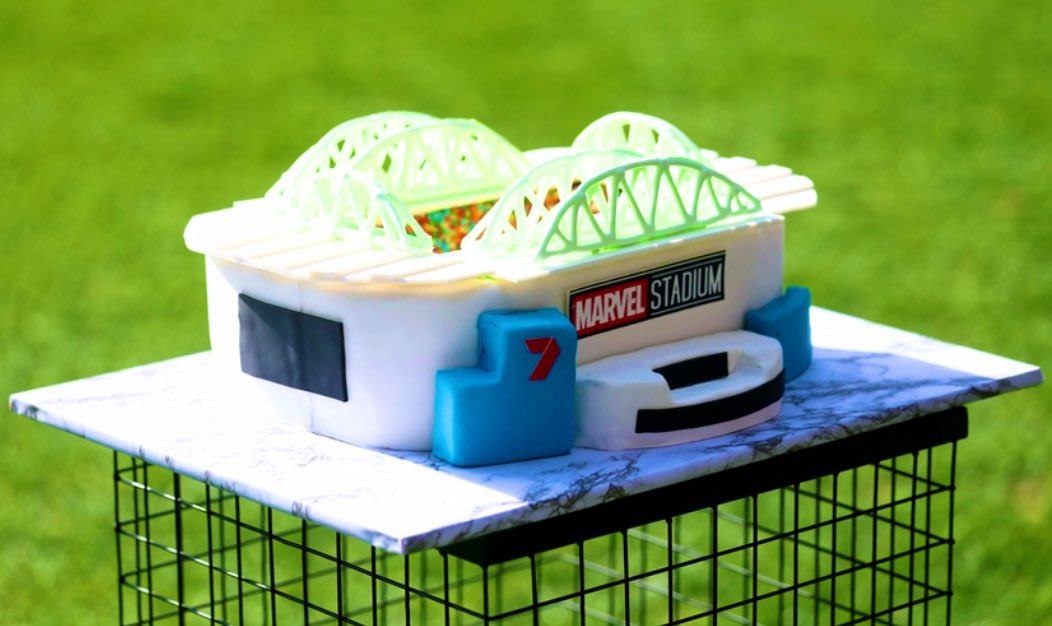 The old nepo babie’s 25th birthday v’s the new nepo babie’s 25th birthday. All I got was a lick’ o paint 
🎉🎂🥳🎈
<a href="/marvelstadiumau/">Marvel Stadium</a>