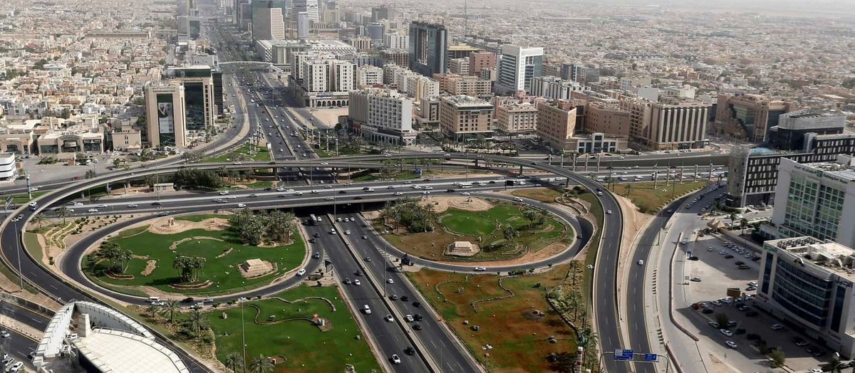 MadeinSaudi's tweet image. أطلقت @Saudi_TGA المرحلة الاولى لتطبيق مشروع "التاكسي الذاتي" في الرياض، بالشراكة مع :
• @Uber
• @IDrive_KSA
• @WeRide_ai
يشمل المشروع:
• تغطية 7 مناطق حيوية بالعاصمة
• 50 مركبة تجريبية قيد التشغيل
• تقنيات أمان بمعيار L4
• بنية تحتية ذكية للنقل…
