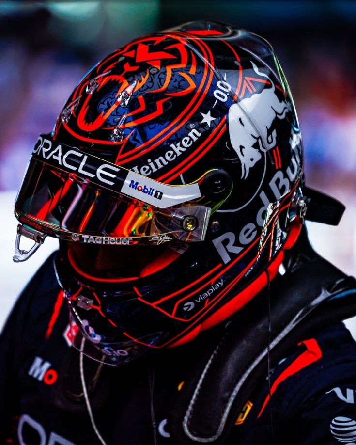 formuLau16's tweet image. Max is looking forward to seeing the orange army in Spa π§‘
"There is always huge support in Belgium from the Orange Army and it is like a second home race for me, so I will be back wearing the Orange Lion helmet and my special cap and boots."