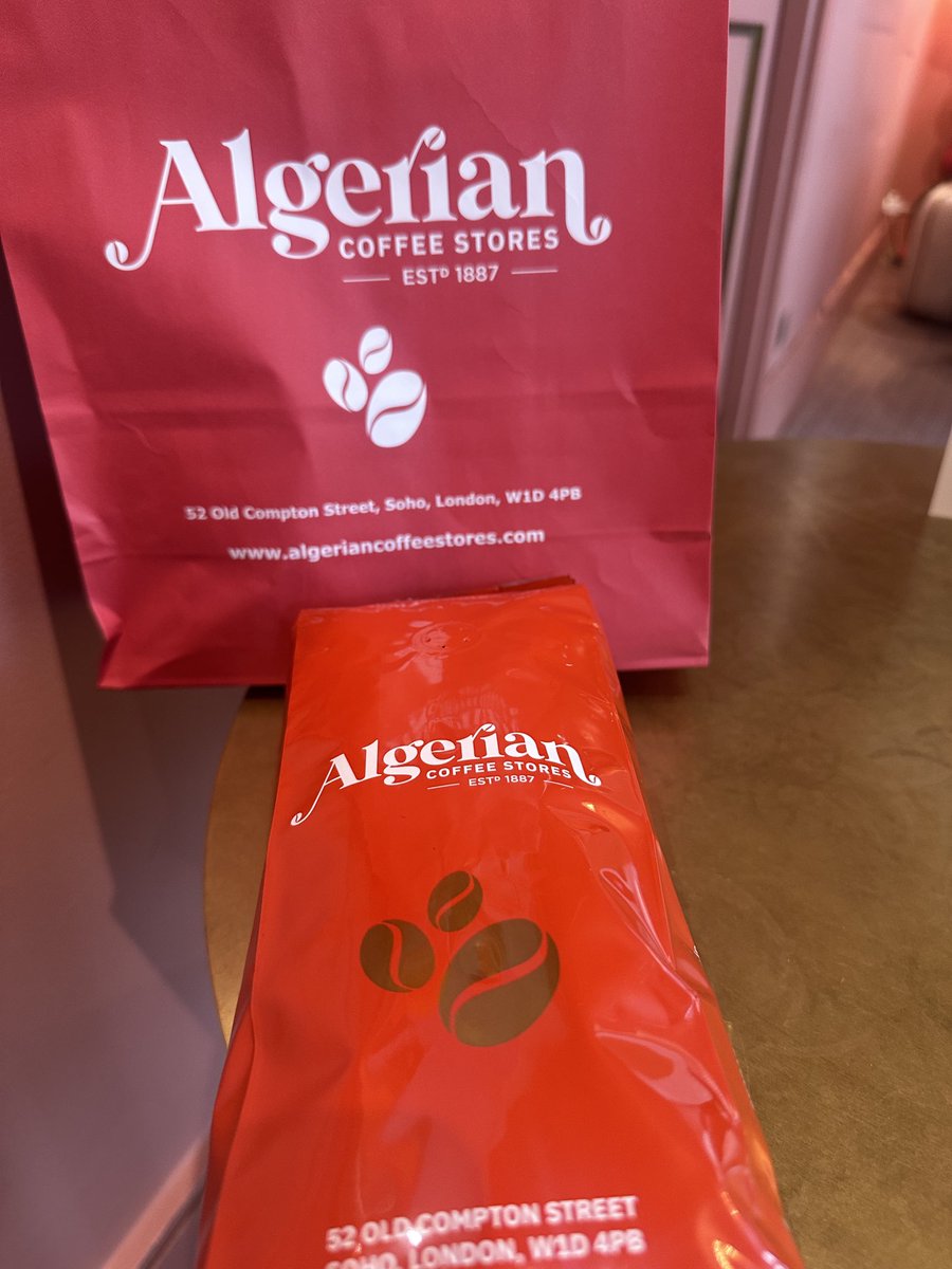ajlees's tweet image. Just topped up on Turquino Lavado dark roast but also bought some Nicaraguan and Guatemalan to try. Authentic Soho
#TheAlgerian #OldCompton