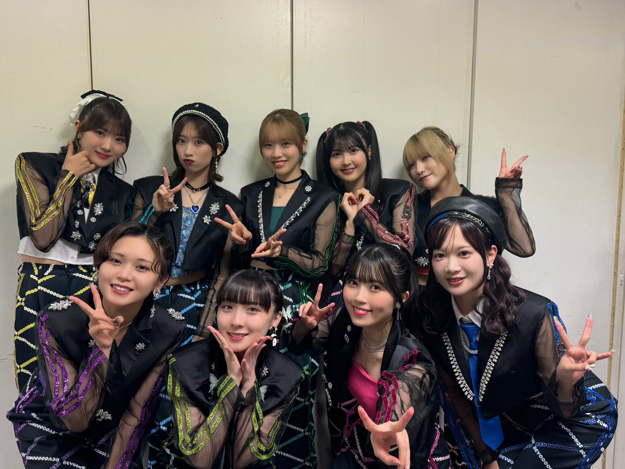 GwiXqnJa8AAHQ8i?format=jpg&name=large