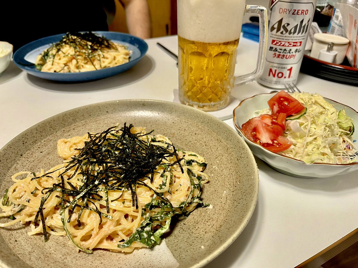PaprikaGirl_JP's tweet photo. Tonight it’s mentaiko (明太子) cream pasta with shiso leaves from the garden, topped with nori (海苔). The topic of our dinner discussion: if you noticed a kid shoplifting, would you say anything? And if you’ve ever seen such a thing in the past, DID you say something? https://t.co/dD2fvwukim
