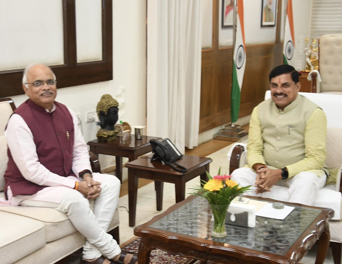 Vinay Sahasrabuddhe (@vinay1011) on Twitter photo During a brief visit to Bhopal on way to Delhi, had a courtesy meeting with Madhya Pradesh CM and old friend from <a href="/ABVPVoice/">ABVP</a> times, <a href="/DrMohanYadav51/">Dr Mohan Yadav</a> !
We recalled days with Late Madan Das ji, Deodhar ji, Shaligram Tomar ji and many others!
<a href="/AmitShah/">Amit Shah</a> <a href="/Dev_Fadnavis/">Devendra Fadnavis</a> During a brief visit to Bhopal on way to Delhi, had a courtesy meeting with Madhya Pradesh CM and old friend from <a href="/ABVPVoice/">ABVP</a> times, <a href="/DrMohanYadav51/">Dr Mohan Yadav</a> !
We recalled days with Late Madan Das ji, Deodhar ji, Shaligram Tomar ji and many others!
<a href="/AmitShah/">Amit Shah</a> <a href="/Dev_Fadnavis/">Devendra Fadnavis</a>