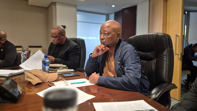 SABCNews_Radio's tweet image. The Democratic Alliance in the city of Johannesburg has called on Mayor Dada Morero to take urgent action against Transport MMC, Kenny Kunene and remove him permanently from his position.
Tune into #UpdateAtNoon on @SAfmRadio NOW for more on this and other #SABCNews top stories.
