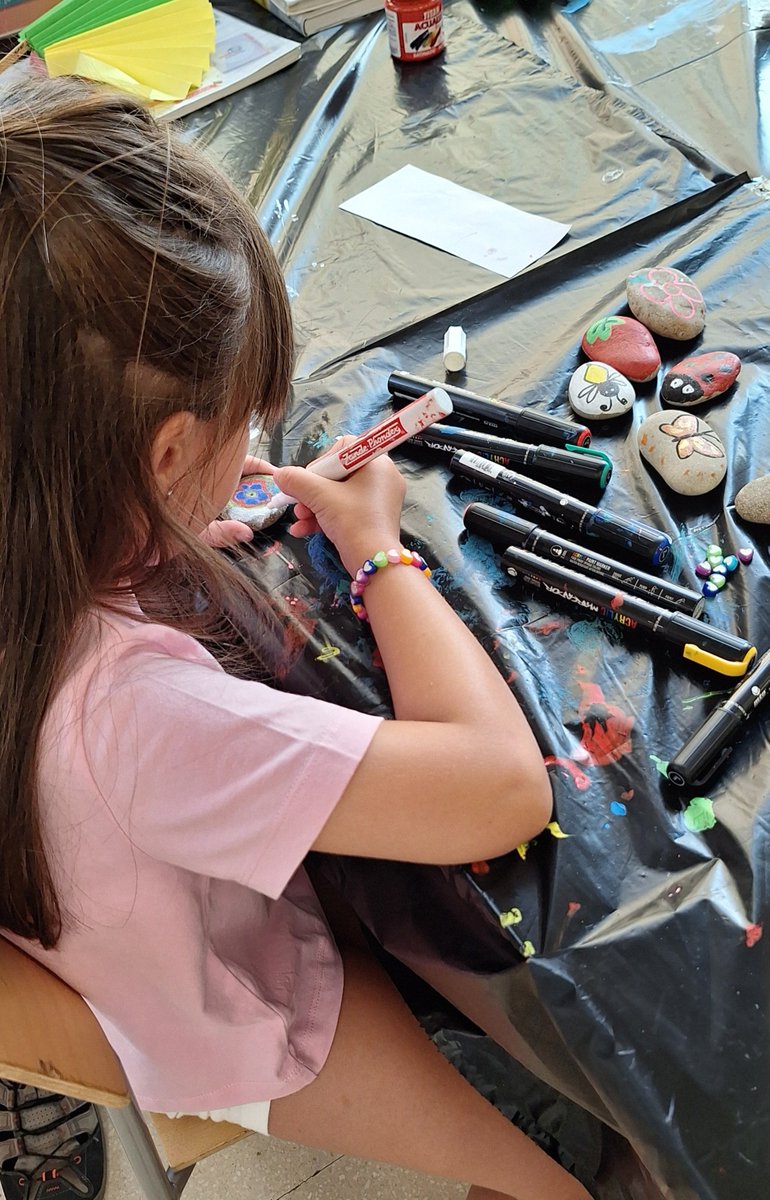🎨✨ Aquesta setmana a les Tardes creatives...
FEM POLSERES I VENTALLS!

#bibliotequesxbm #AjuntamentNavas #Tardescreatives

📷rosacordova28