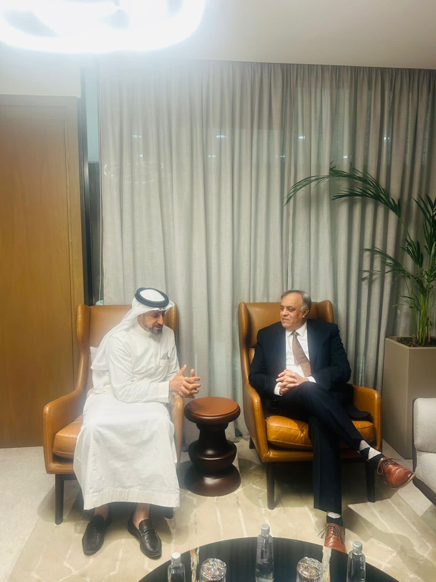 IndianEmbRiyadh's tweet image. Ambassador Dr Suhel Khan,  accompanied by Counsellor Mr Sharique Badr, met with Dr. Badr Al Bader, CEO, Mohammed bin Salman Foundation-Misk @MiskKSA. They discussed a number of ideas for bilateral collaboration.