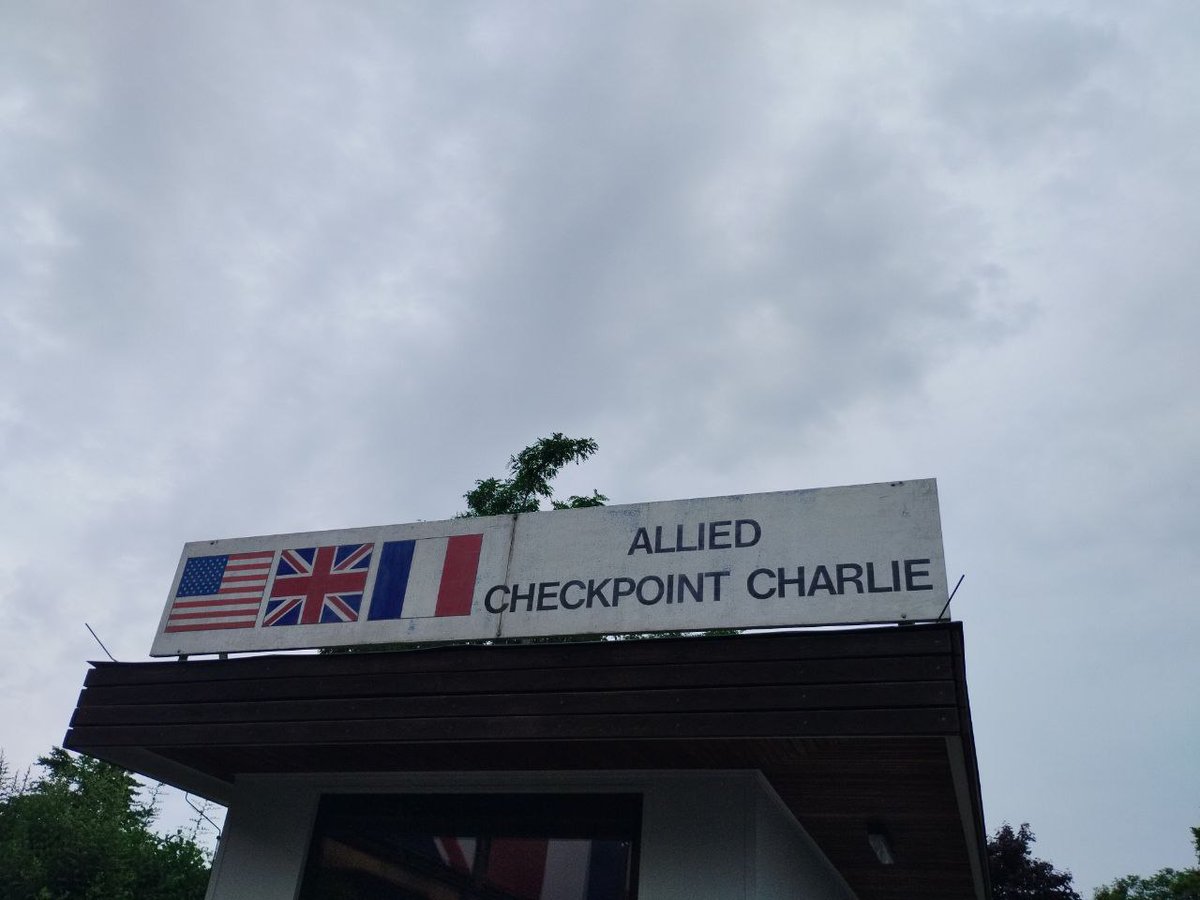 TobiasMPeterka's tweet image. Heute stand das AlliiertenMuseum auf dem Programm – ein spannender Blick in die Nachkriegsgeschichte. Nach dem Check-out geht’s nun zurück nach Oberfranken. Gute Heimreise! Wer diesmal nicht dabei war: 2026 gibt’s wieder 3 Berlinfahrten.