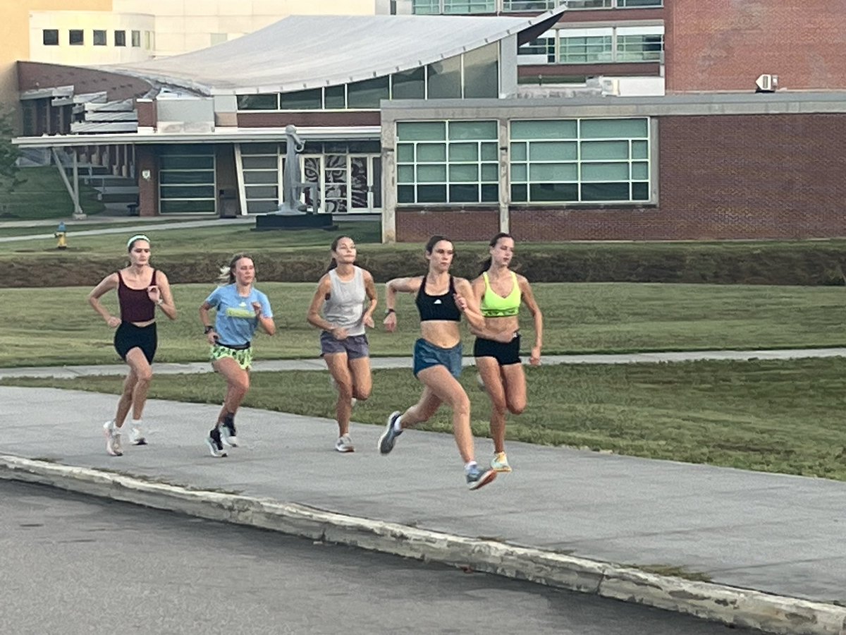 ORTF_XC's tweet photo. Early bird gets the worm.
#trainhardraceharder
#everysinglething https://t.co/l57tPM00QH