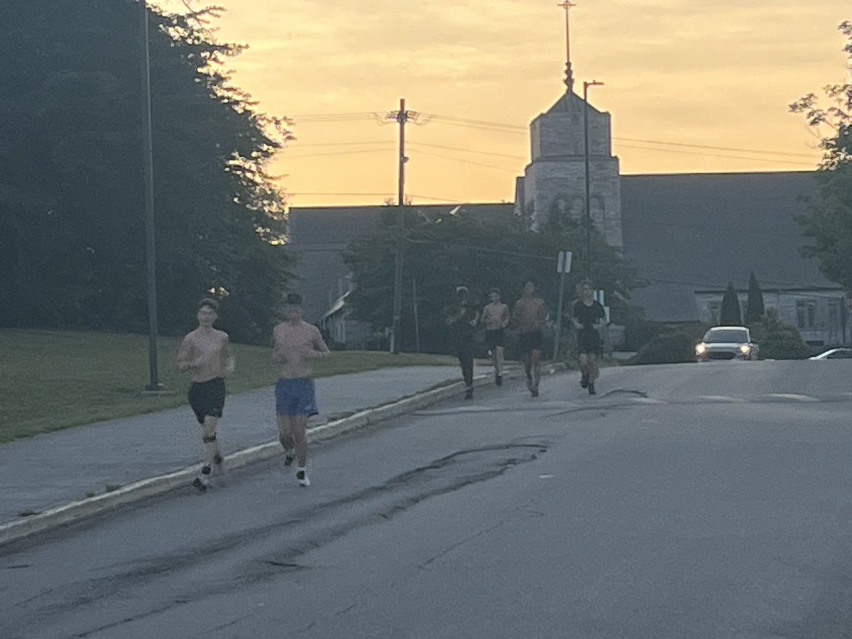 ORTF_XC's tweet photo. Early bird gets the worm.
#trainhardraceharder
#everysinglething https://t.co/l57tPM00QH