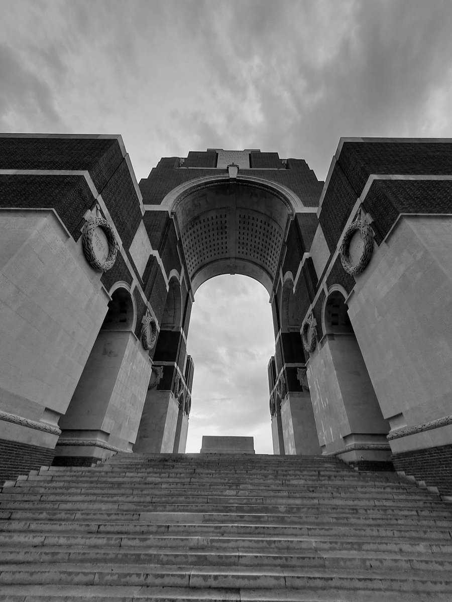 #OTD in 1916, Pte Frederick H Bridgewater of Blackheath, Staffs went missing whilst serving with 14th Bn Royal Warks Regt during an attack on positions around the SE corner of High Wood. A bricklayer prewar, Frederick was 23 years old and is commemorated on the Thiepval Memorial.