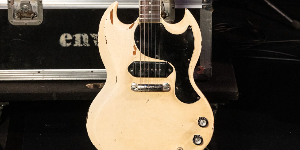 guitarmagazine1's tweet image. 【有料会員限定記事】
7月5日(土)にSpotify O-WESTで行なわれたenvyの“tour of eunoia 2025_Japan”追加公演にて、yOshiが持ち込んだ2本のギターを本人の解説と共にご紹介!
こだわりのビンテージ・ギターは必見です!
@envybandjpn
※この記事の閲覧は月額制のサービス「ギタマガWEB…