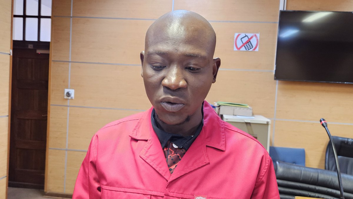 PolokwaneMuni's tweet image. CLLR MONGATANE RAMAPHOKO SWORN IN
Cllr Mongatane Ramaphoko was sworn in as a Polokwane Council member on 22 July 2025, filling the seat left by Cllr Mafiwa Leballo.
The ceremony was led by Magistrate Nethiozwo, overseen by MPAC Chair Cllr Mapula Phoshoko.
End