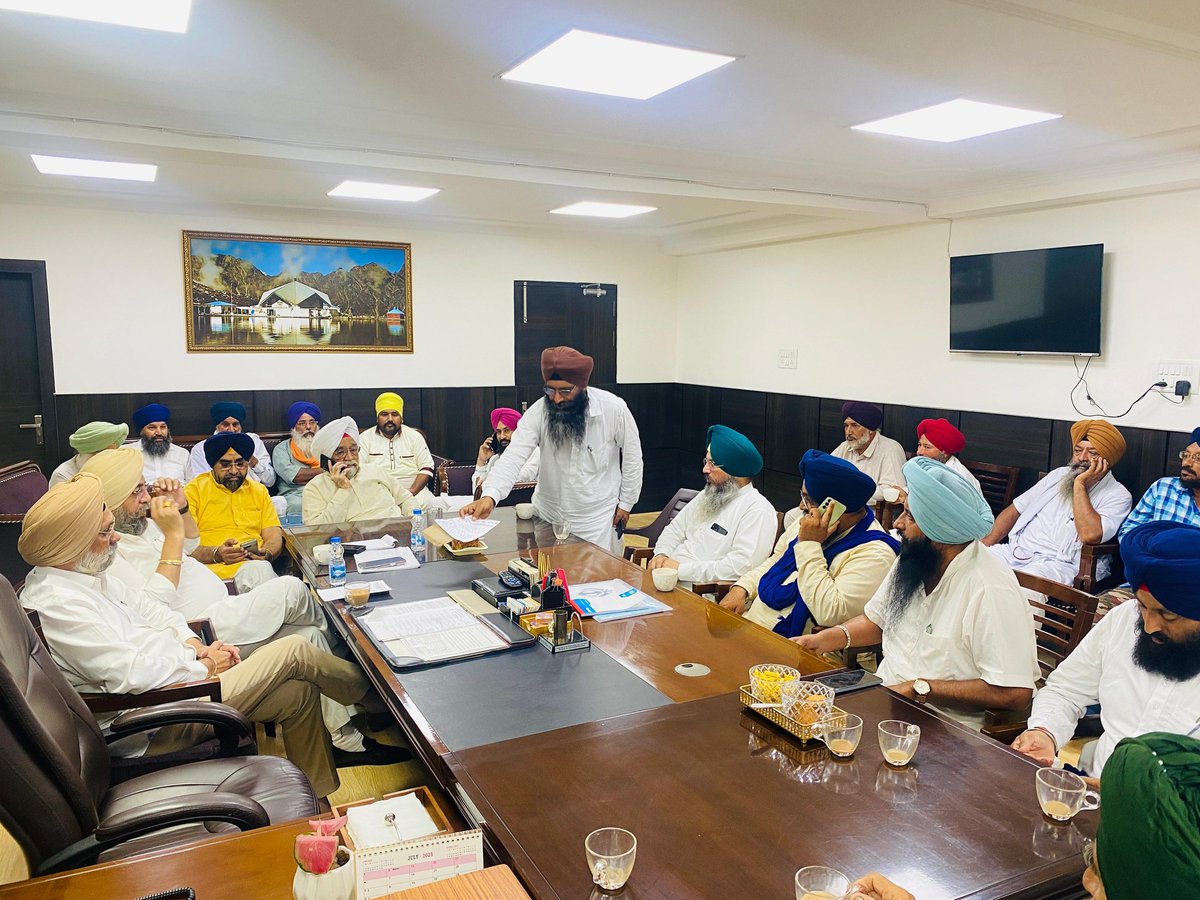jagdipskahlon's tweet image. Today, an important meeting was held at the office of Delhi Sikh Gurdwara Management Committee with the sangat from village Bighad (District Fatehabad, Haryana). During the meeting, several significant issues were discussed, and key decisions were taken.
I extend my gratitude to…