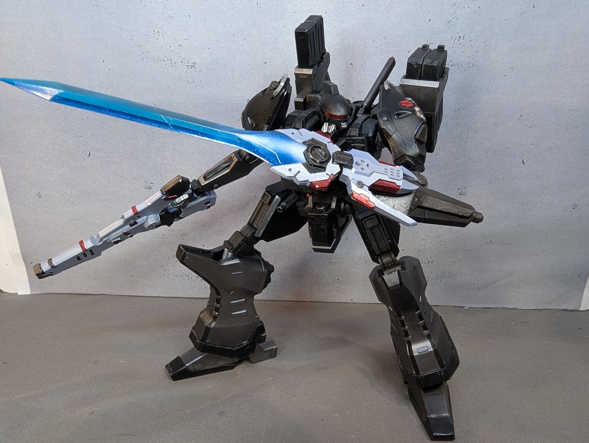 ArchitectLove55's tweet image. コトブキヤの再販ナインボール作りました
ウチには初版ナインボールも居るので趣味に走った色と武装にしてあります
三世代を跨いでいるアセンブルです
初代も2系もカラサワが愛銃でした
強いんですもの
#プラモデルライフ
#アーマードコア