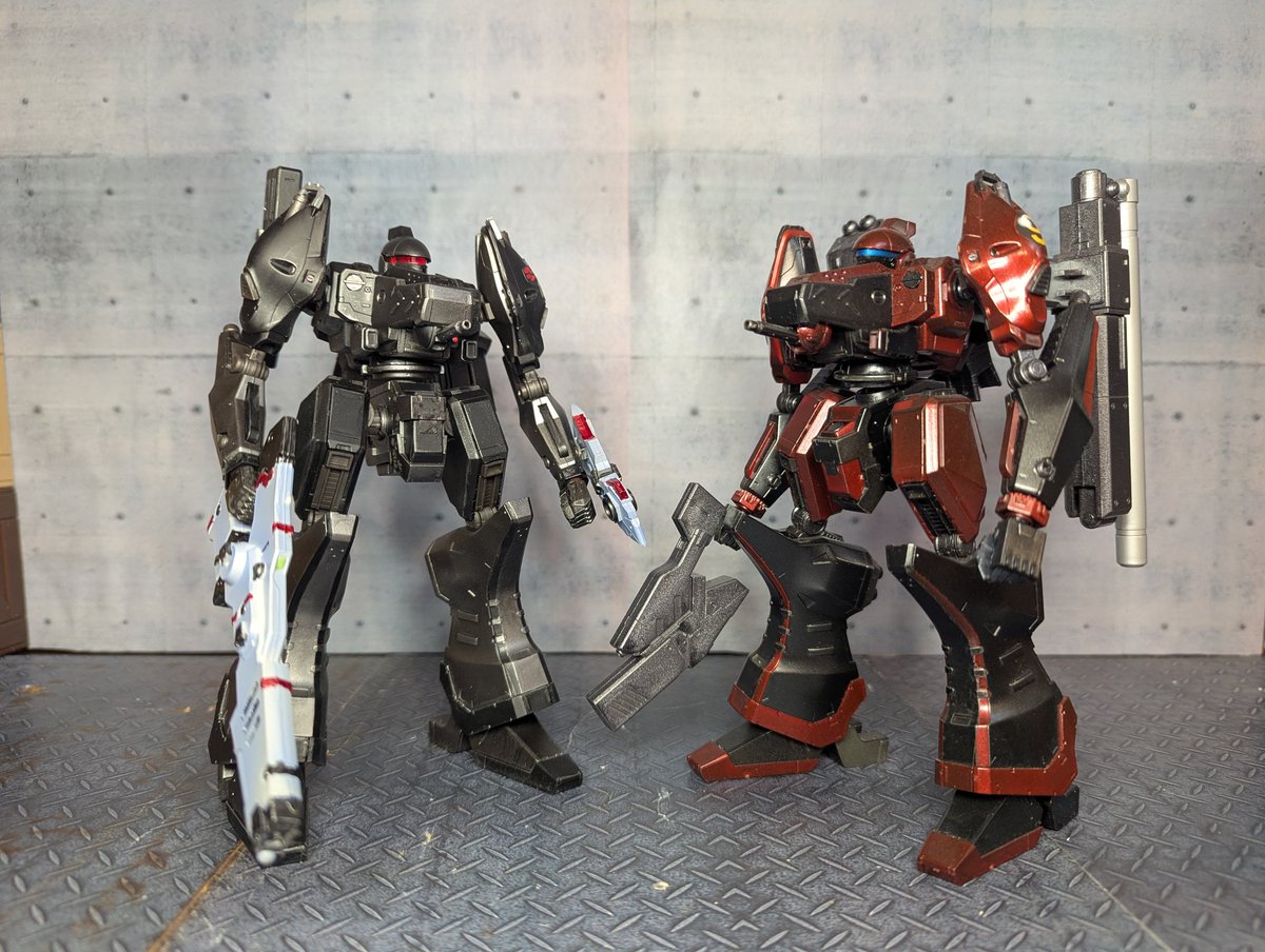 ArchitectLove55's tweet image. コトブキヤの再販ナインボール作りました
ウチには初版ナインボールも居るので趣味に走った色と武装にしてあります
三世代を跨いでいるアセンブルです
初代も2系もカラサワが愛銃でした
強いんですもの
#プラモデルライフ
#アーマードコア