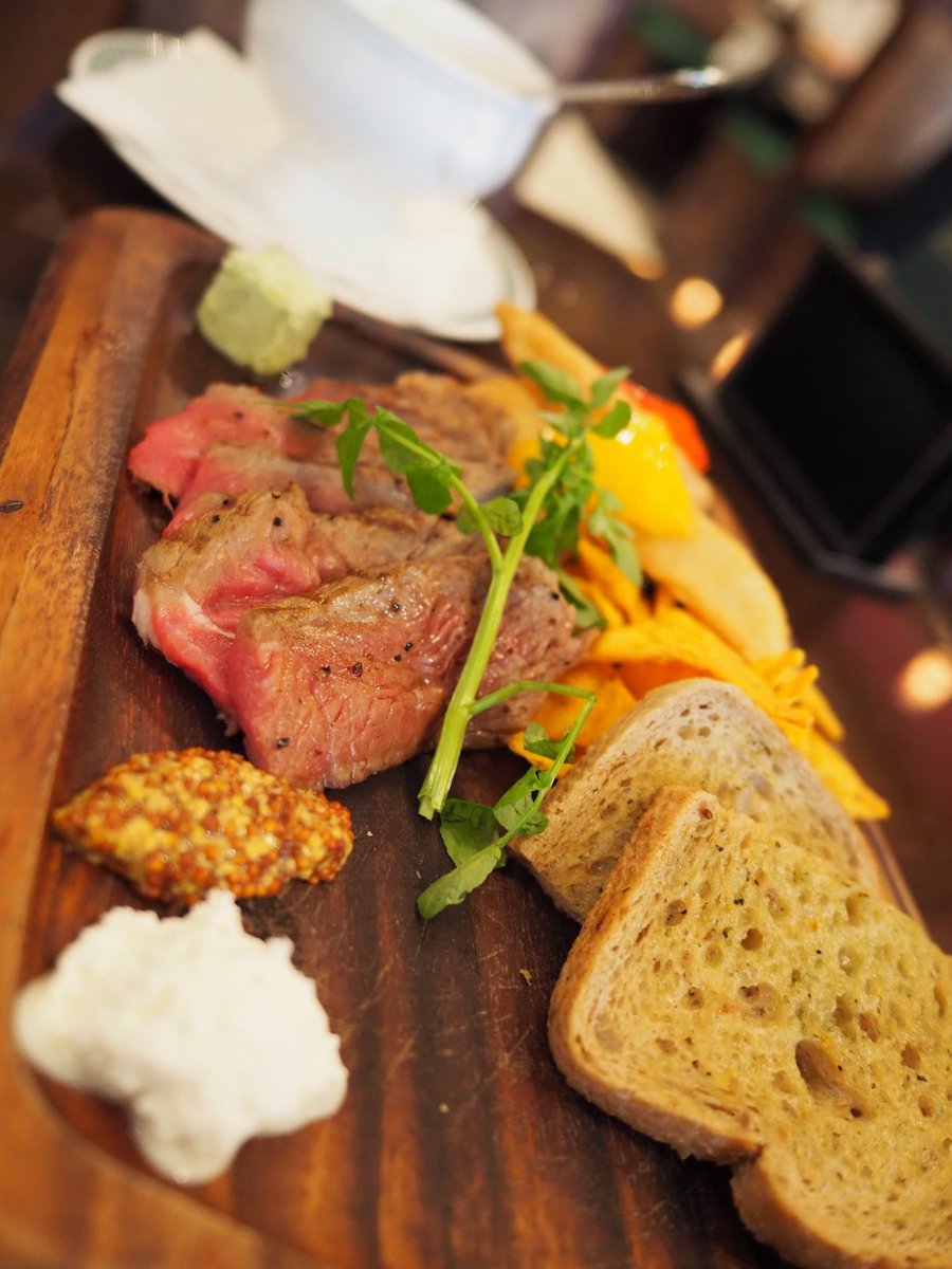 tks6317's tweet photo. #フィネガンズでラストチアーズ
 Bコースも希望！
全メニュー食べて飲むぞ〜！ https://t.co/cLIR8R9cYB