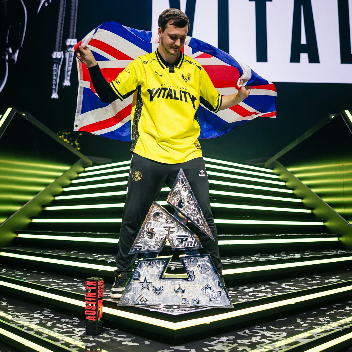 The first esports player to have his own hashtags #KingMezii #mEZii