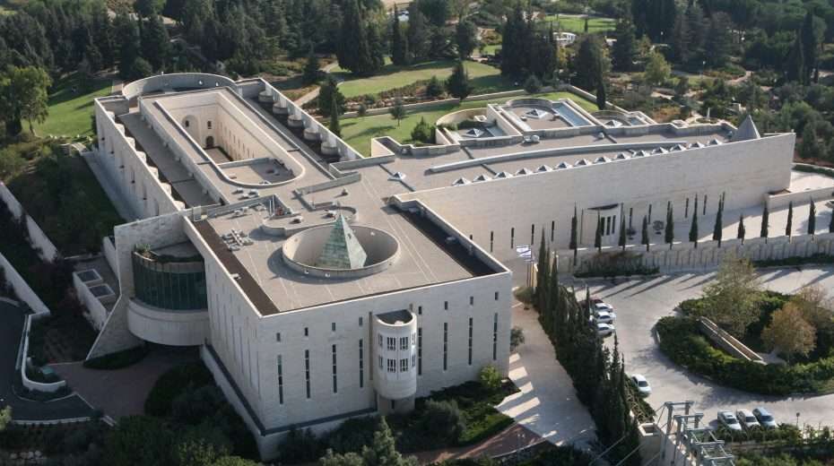 KillAuDeepState's tweet image. 1) Knesset/Supreme Court in Israel
2) Parliament House in Canberra
What do you notice❓ (look closely)
Are you sick and tired of Masonic Traitors❓
