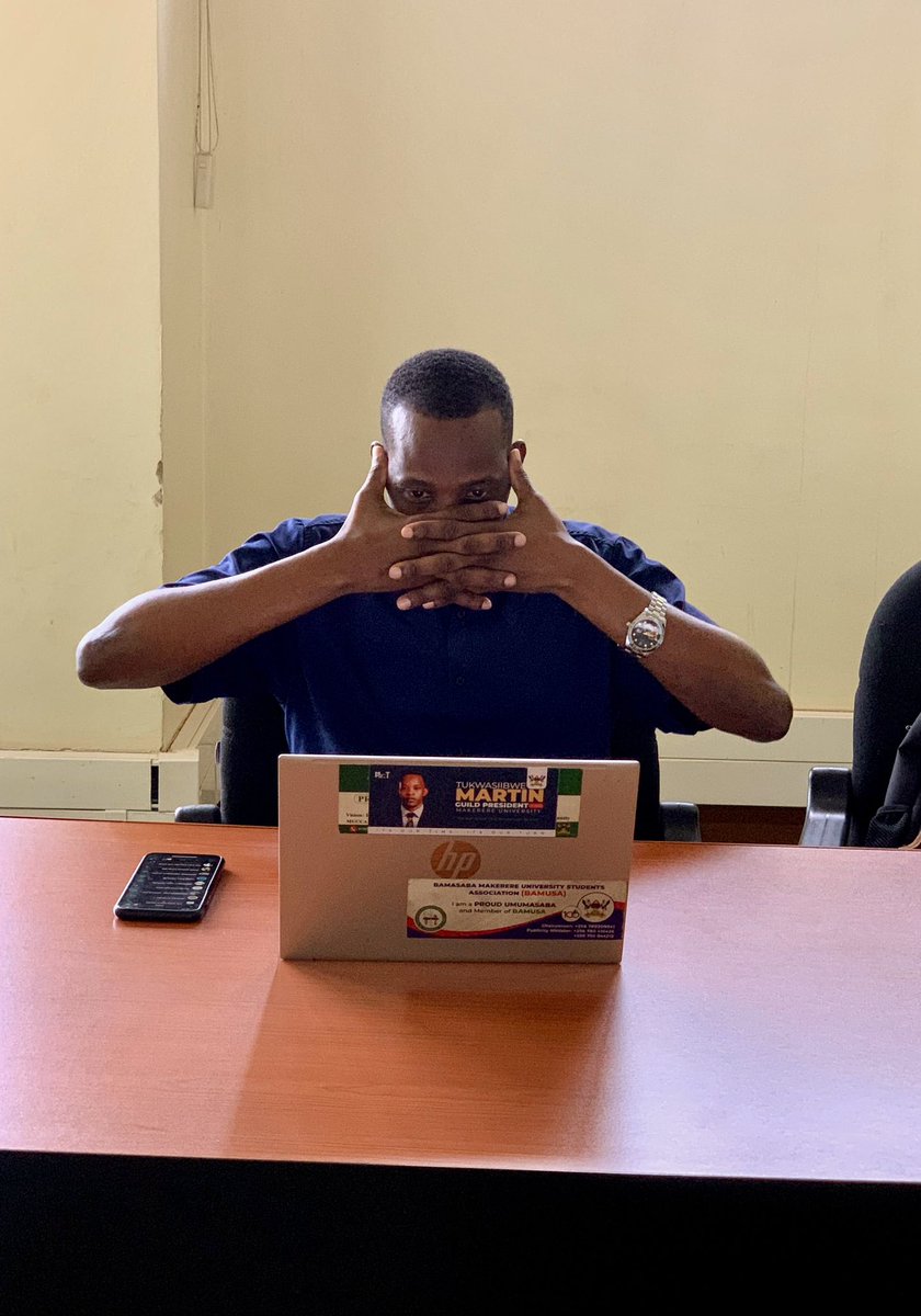siibwe's tweet image. Why everyone doing is this!