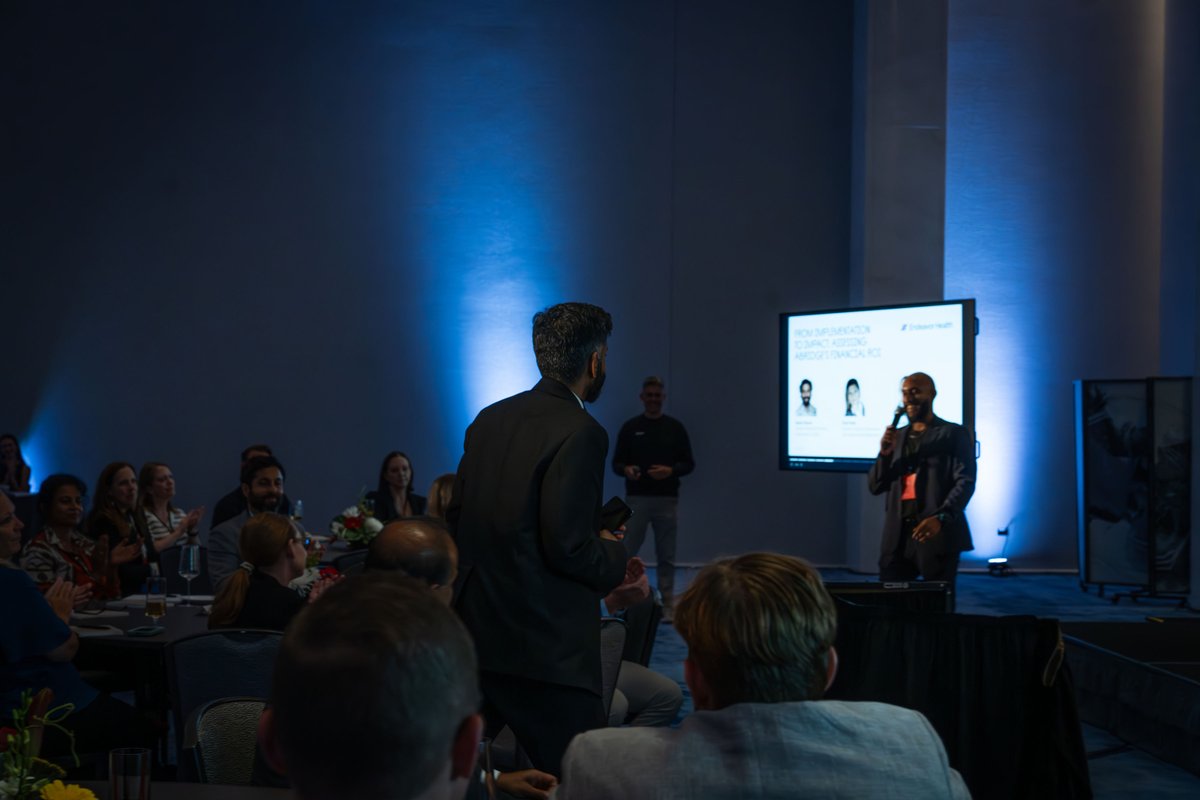 AbridgeHQ's tweet image. 🤝 𝗔𝗯𝗿𝗶𝗱𝗴𝗲 𝗖𝗼𝗺𝗺𝘂𝗻𝗶𝘁𝘆 𝗘𝘅𝗽𝗲𝗿𝗶𝗲𝗻𝗰𝗲: We hosted our first Midwest gathering in Chicago, bringing together leaders and clinicians from over a dozen health systems for an intimate evening of peer-led panels, live demos from our leadership, and roundtable…