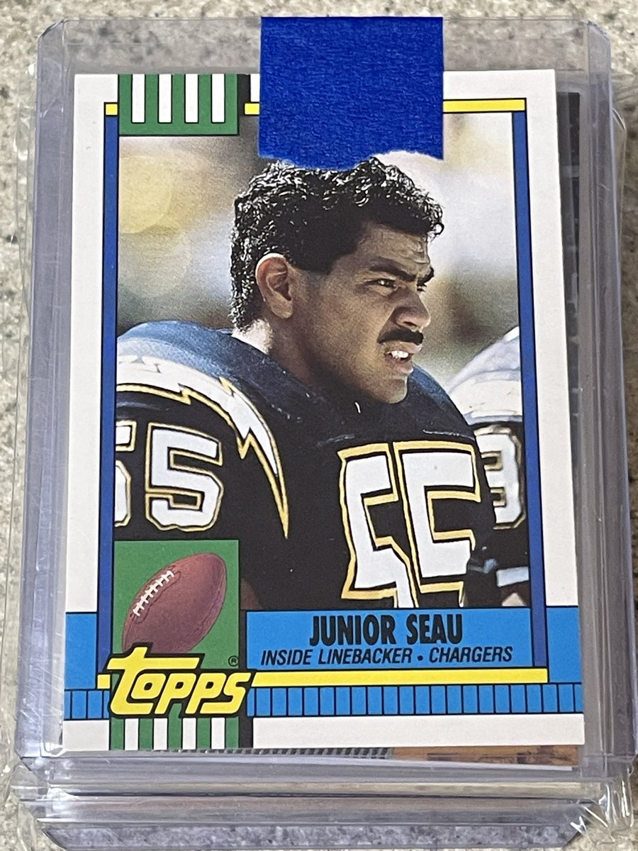 DubMentality's tweet image. Mailday from @RossCar31081851 ! You know it’s already a banger when it’s bookended by two hall of fame rookies!