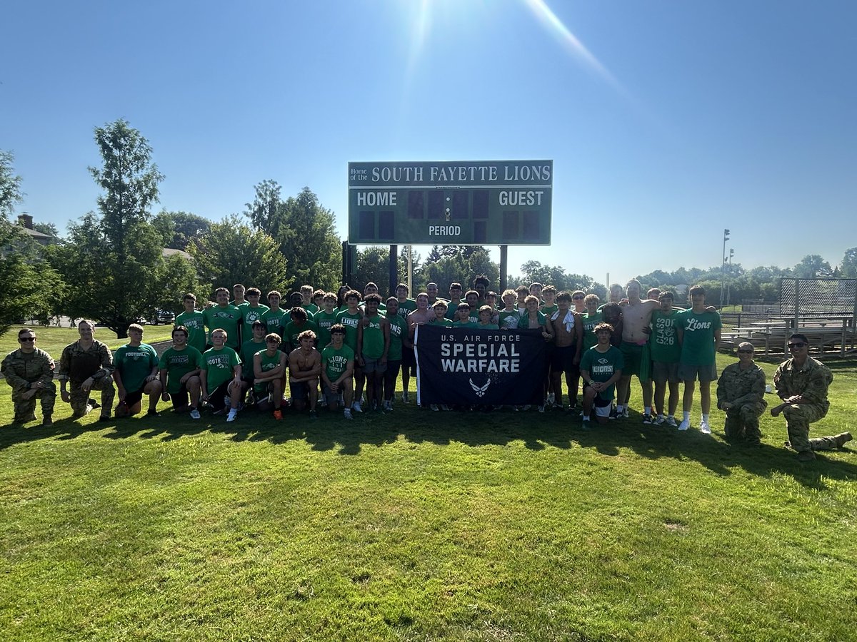SFLionsFB's tweet photo. Thank you to Sgt. Neidrick and the US Air Force Special Forces for a mental and physical challenge for the 2025 Lions! Thank you for your service #SFOnePride https://t.co/UiGGYRFljj