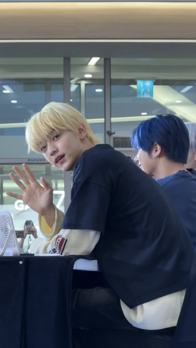 zeroezro's tweet image. 수빈아 🥹