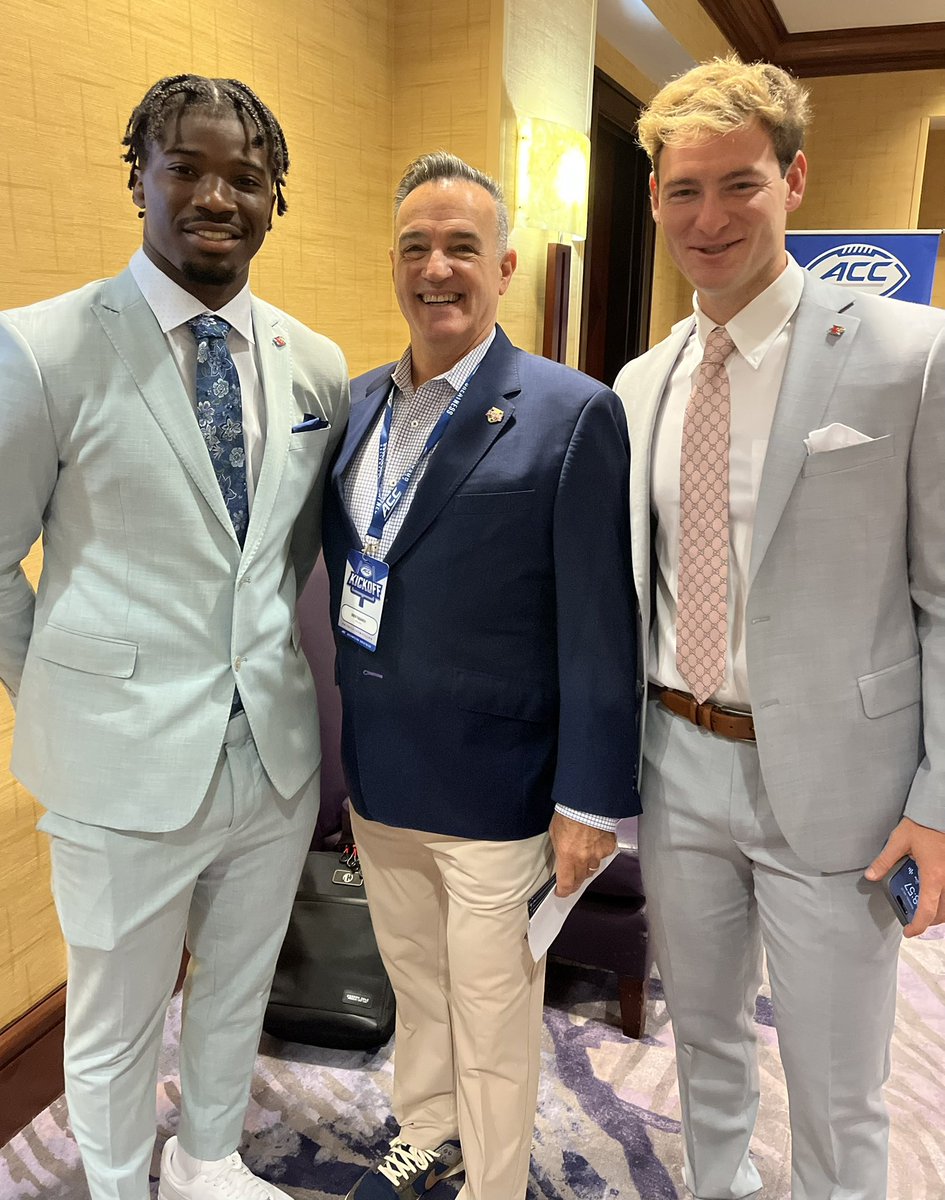 DfabeSB's tweet image. Go Cardinals!! @millermoss7 @antoniowatts31 @seniorbowl
discussing how important the Senior Bowl is for their FB careers.