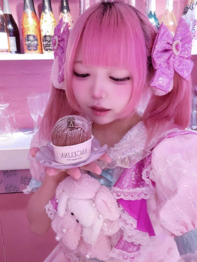 退勤しました〜；꒳；♡
美味しいもんぶらんと飲みたかったフィリコのシャンパンサプライズ超超うれしかったよꌩ  ̫ ꌩ久しぶりだったのにあっという間だったー！！ありがとう🥹🥹
こはちゃんのお兄さんお姉さんもお話入れてもらってとっても楽しかったですありがとうございましたᐡ т · т ᐡ
