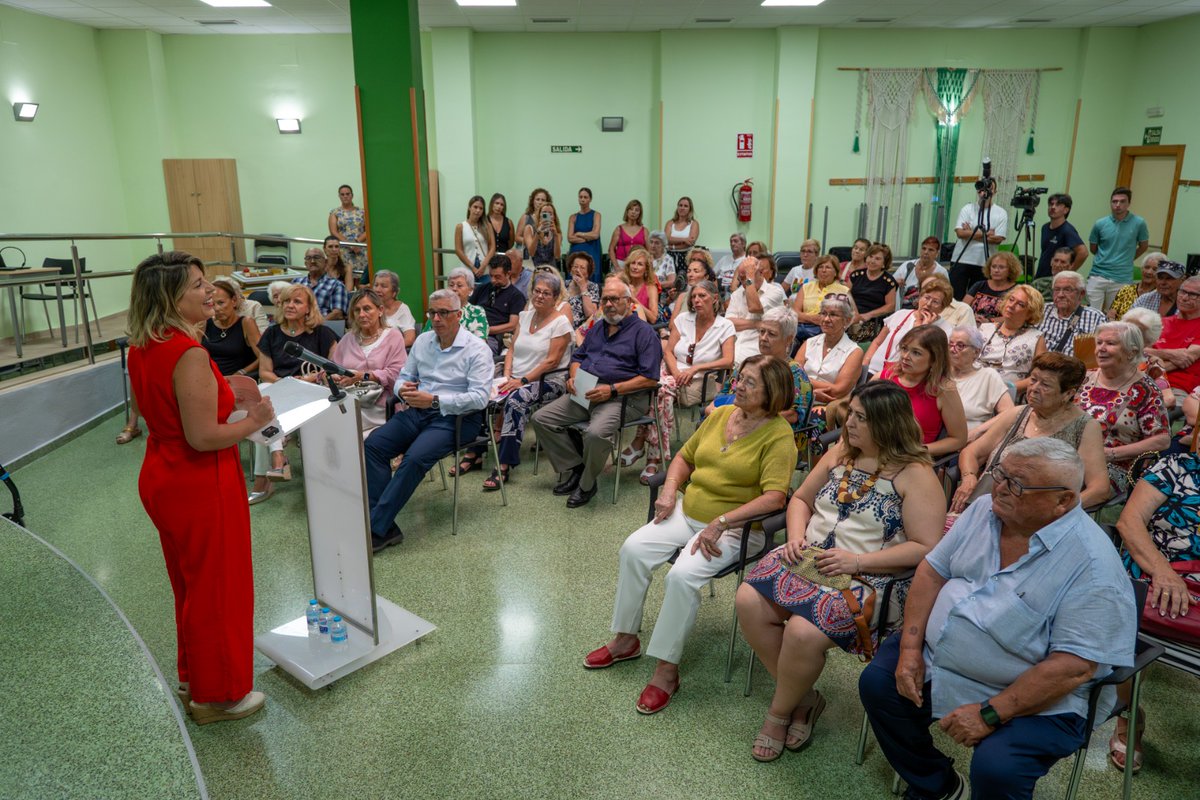 Area2Cartagena's tweet image. Apoyando la Red "Vecino del Barrio" de @AytoCartagenaES para paliar la soledad de nuestros mayores y en la que colaboran multitud de entidades de los ámbitos sanitario y social.
❤️
Entre todos.
@Murciasalud @sedes_jose