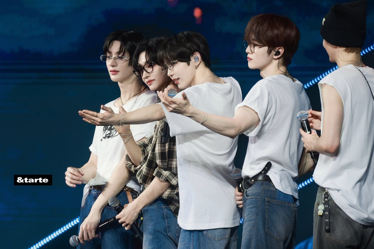 250723 RIIZING LOUD in SAITAMA Day1

🧐🤓😎🥸

#SHOTARO #쇼타로 #将太郎 #ショウタロウ
#RIIZE #라이즈