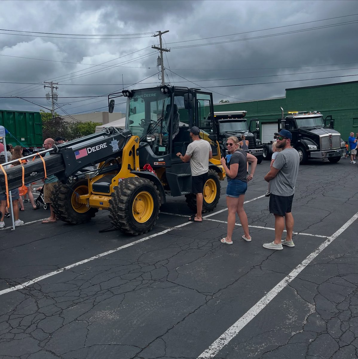 WestHerr's tweet image. We had a great time sponsoring the 3rd annual Touch-A-Truck event put on by the Town of Orchard Park Police Department 🚛🚘
Thank you to everyone that stopped by to check out all of the awesome trucks & heavy equipment! #TeamWestHerr 🚜